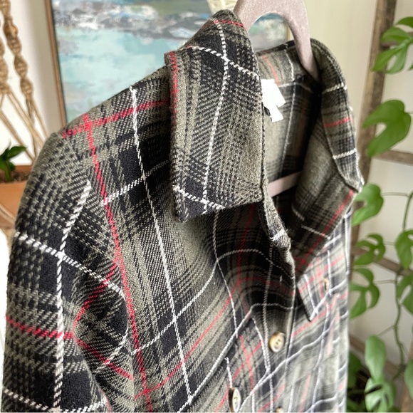 In The Style exclusive oversized check shirt in green multi - Picture 7 of 8